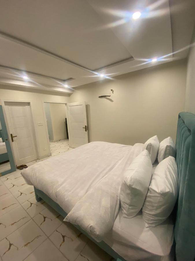 Burj Al Bahria Town Luxury Suites 라호르 외부 사진