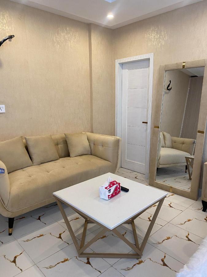Burj Al Bahria Town Luxury Suites 라호르 외부 사진
