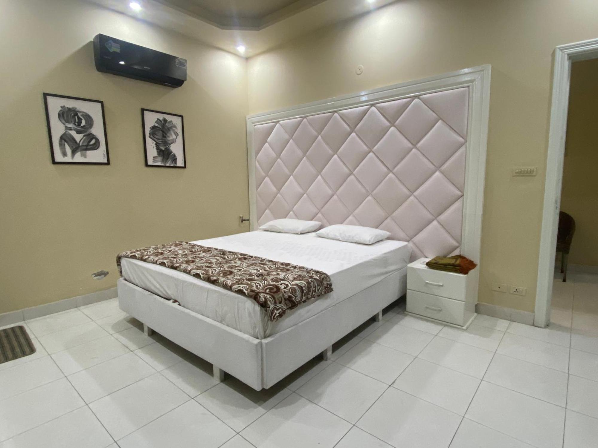 Burj Al Bahria Town Luxury Suites 라호르 외부 사진