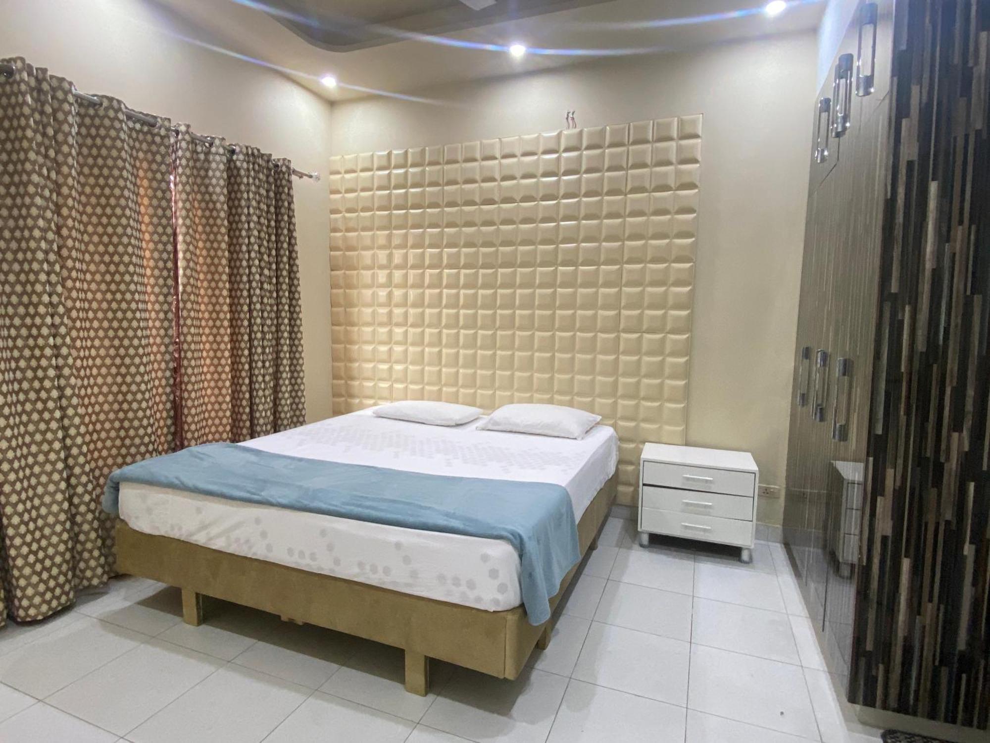 Burj Al Bahria Town Luxury Suites 라호르 외부 사진