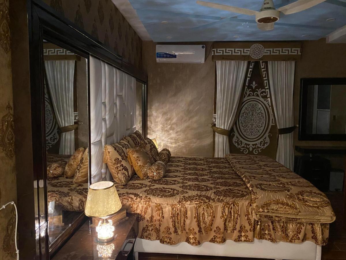 Burj Al Bahria Town Luxury Suites 라호르 외부 사진