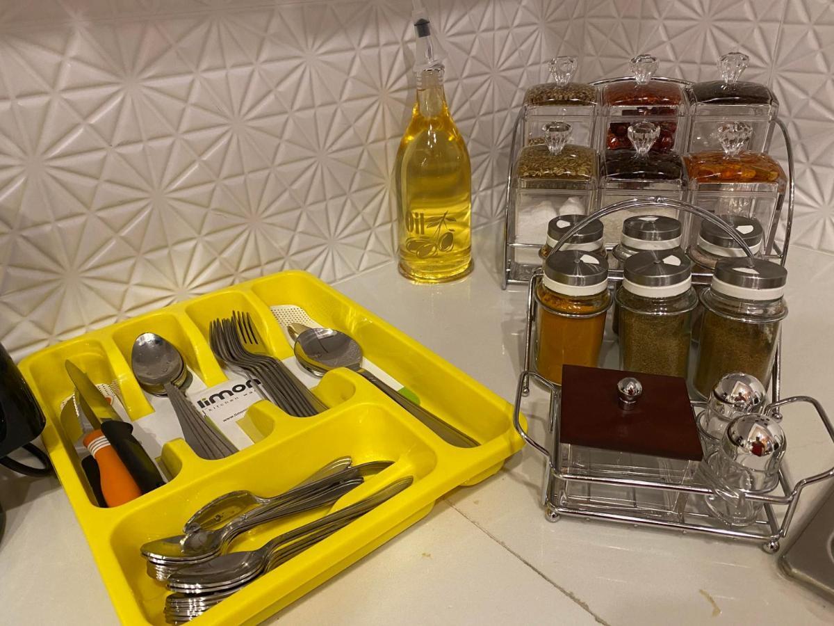 Burj Al Bahria Town Luxury Suites 라호르 외부 사진