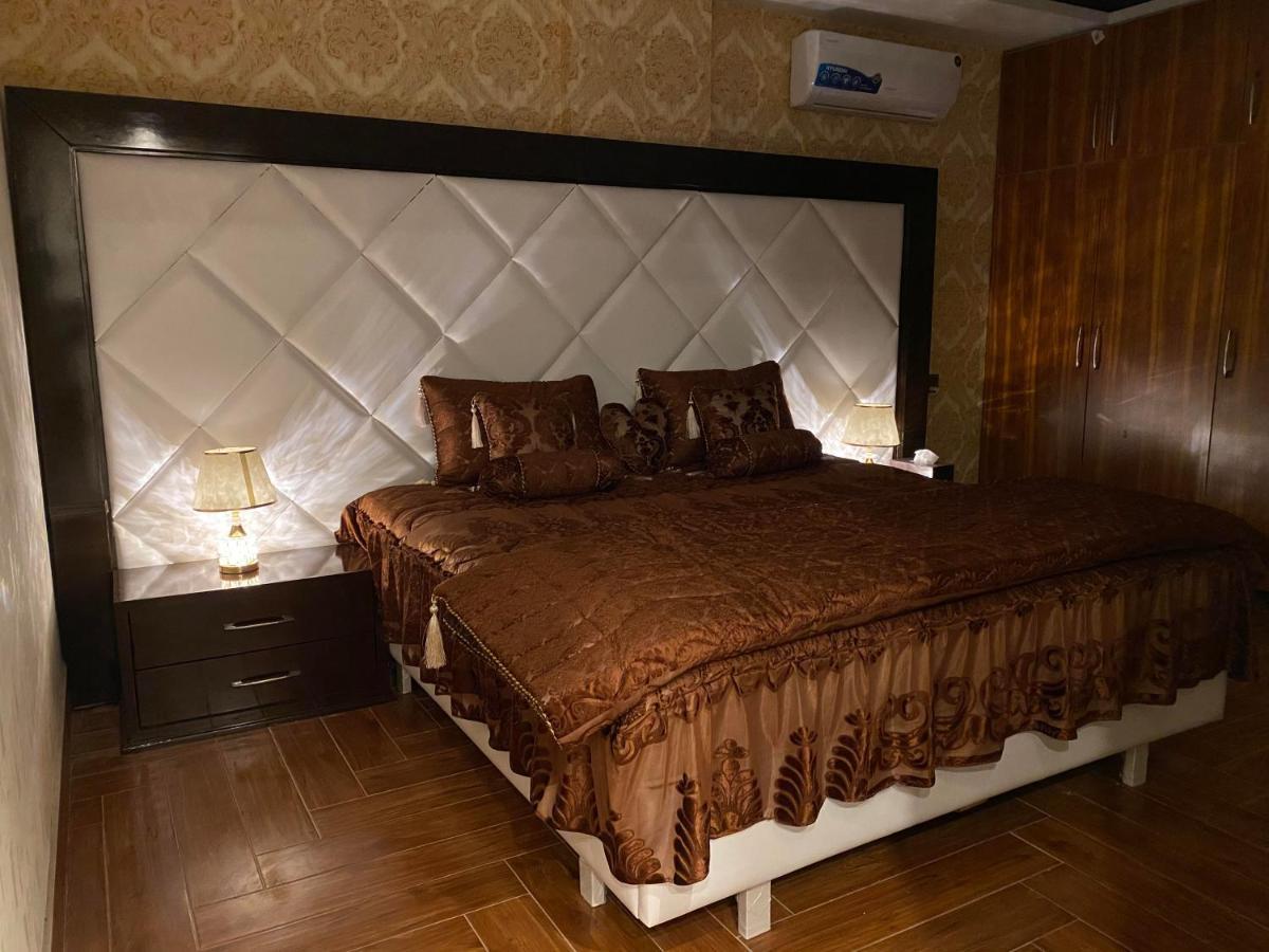 Burj Al Bahria Town Luxury Suites 라호르 외부 사진