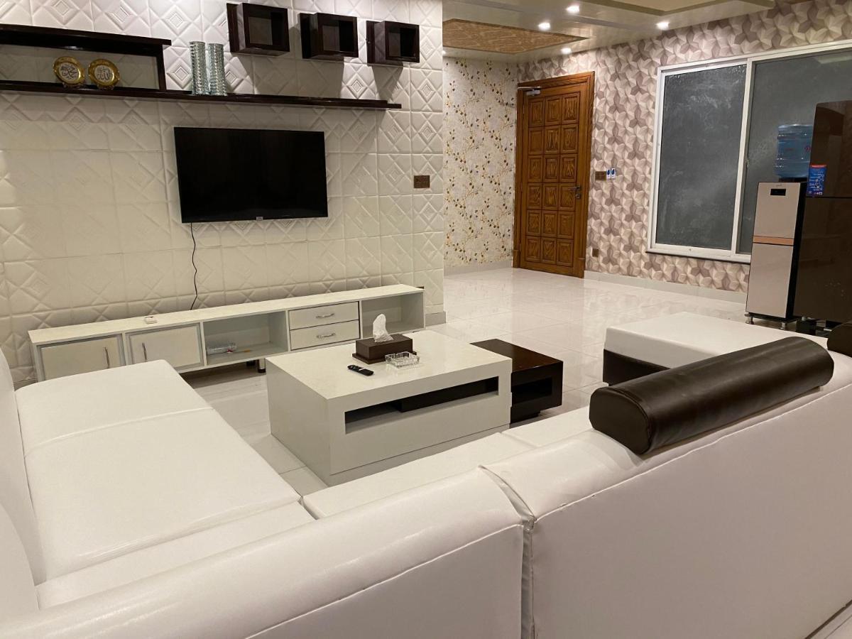 Burj Al Bahria Town Luxury Suites 라호르 외부 사진