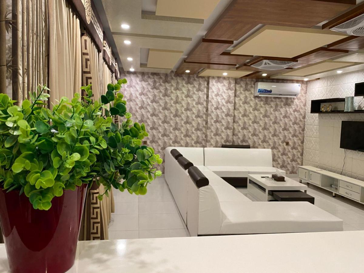 Burj Al Bahria Town Luxury Suites 라호르 외부 사진